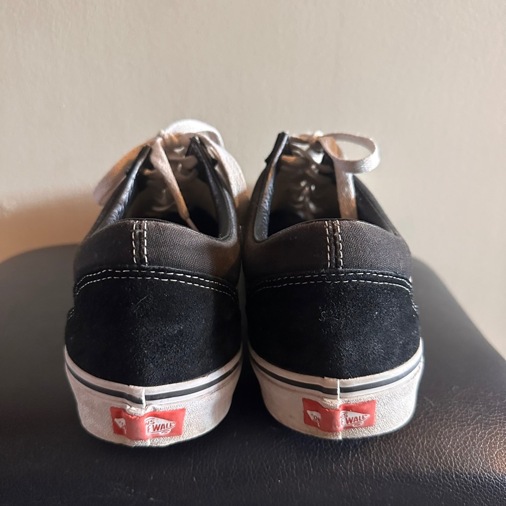 Vans - Picture 4 of 4